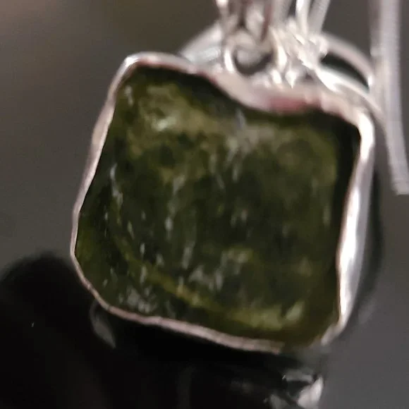 Moldavite Pendant necklace-Moldavite Jewelry -Unisex necklace - Picture 5 of 7